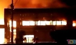 最新火灾新闻爆料视频,视频揭秘事故现场，救援行动紧张进行中